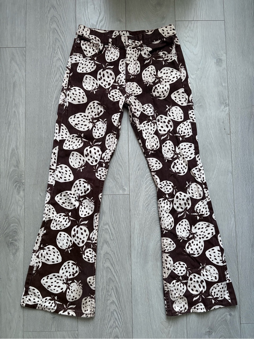 BDG 90s Bootcut Jeans with White Strawberry Print
